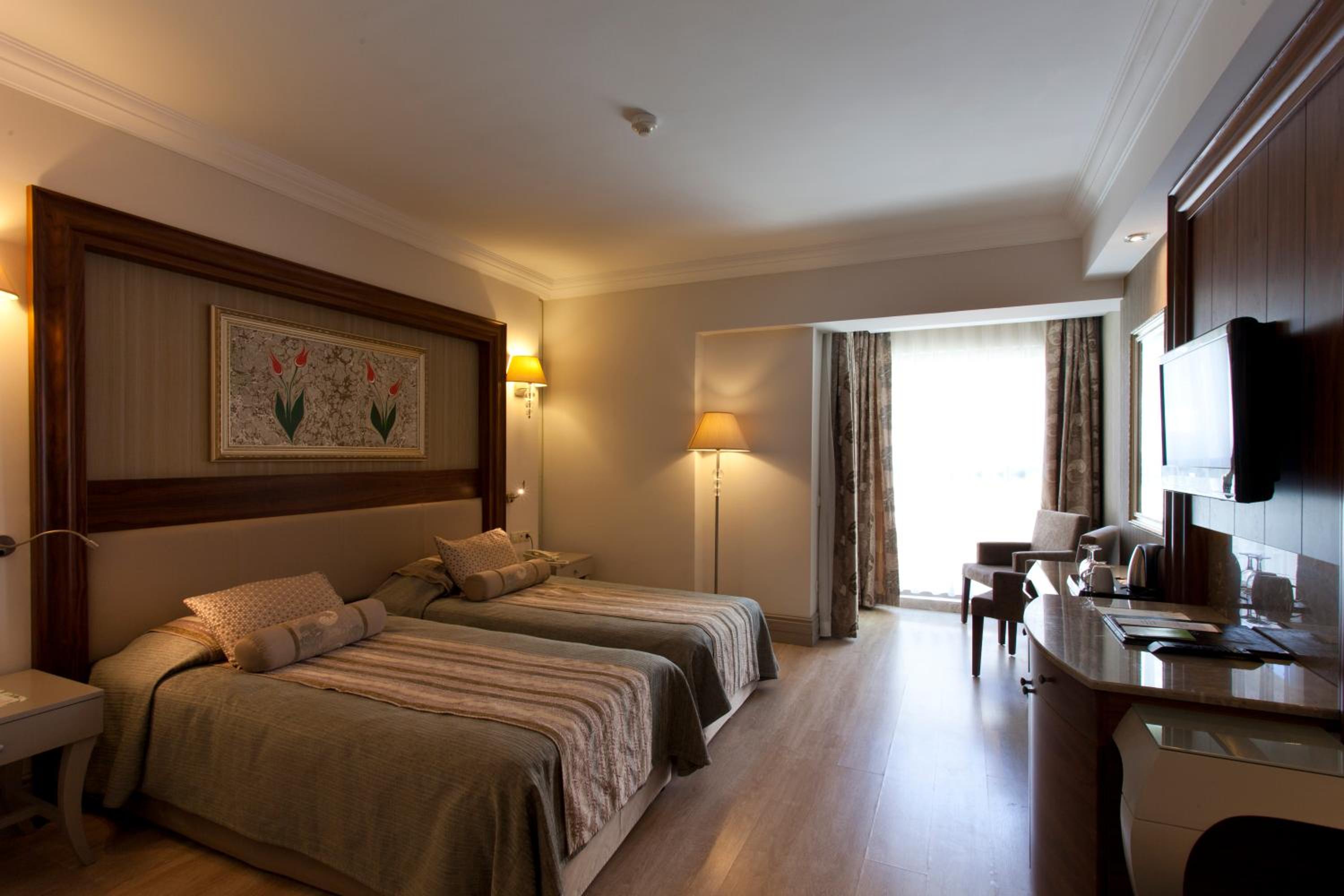 Room, Double or Twin Bed, Garden View