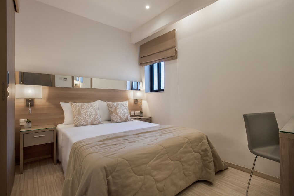 Plaza Regency Hotels 10/50