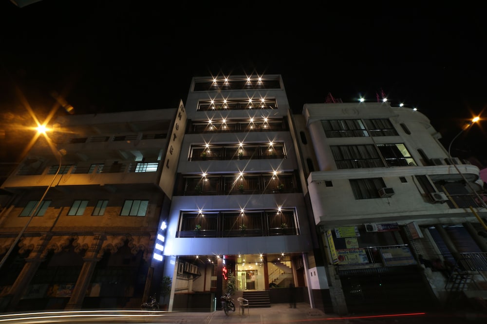 Hotel Grandpragati 1/28
