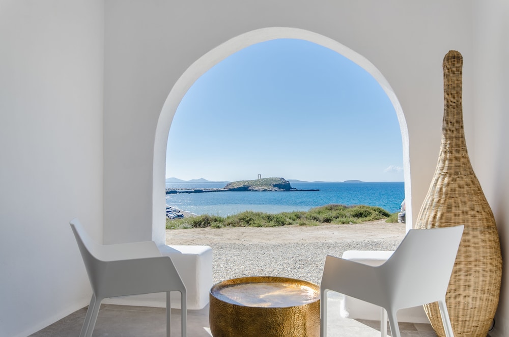 Cyano Suites 23/25