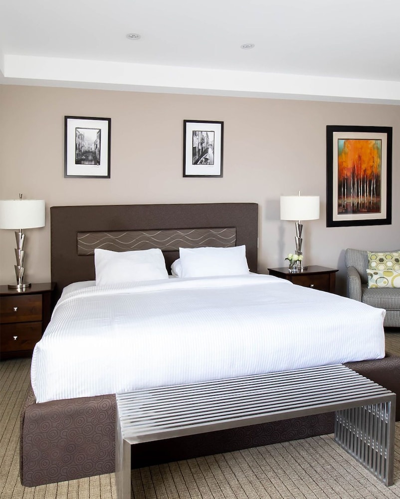 Retro Suites Hotel 26/83