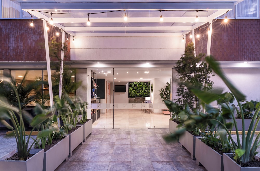 Hotel MS Chipichape Plus 4/59