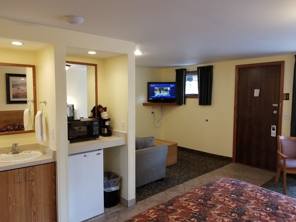Black Hawk Motel 9/50