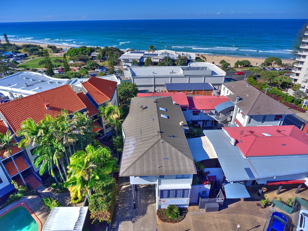 Coolum Beach Resort 48/58