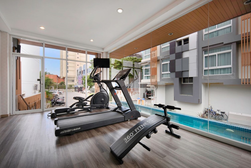 Prime Square Hotel 10/18