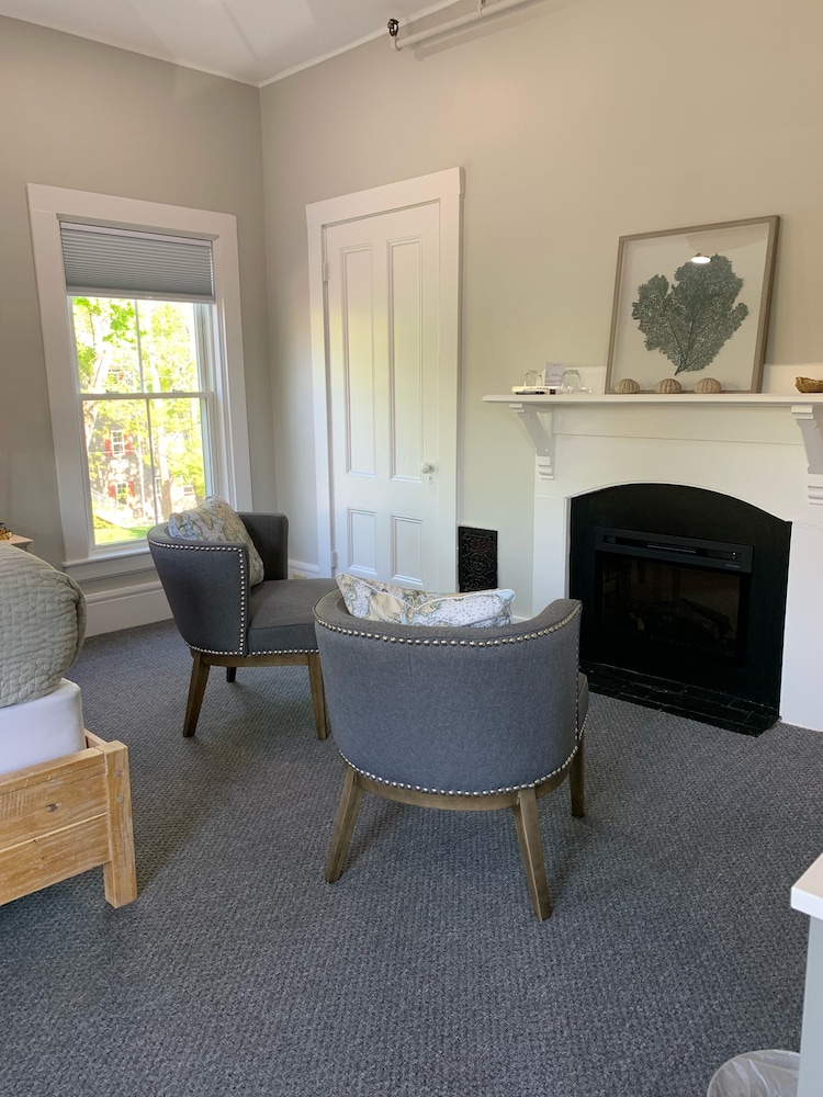 Holbrook House Bed and Breakfast- Bar Harbor ME 30/50