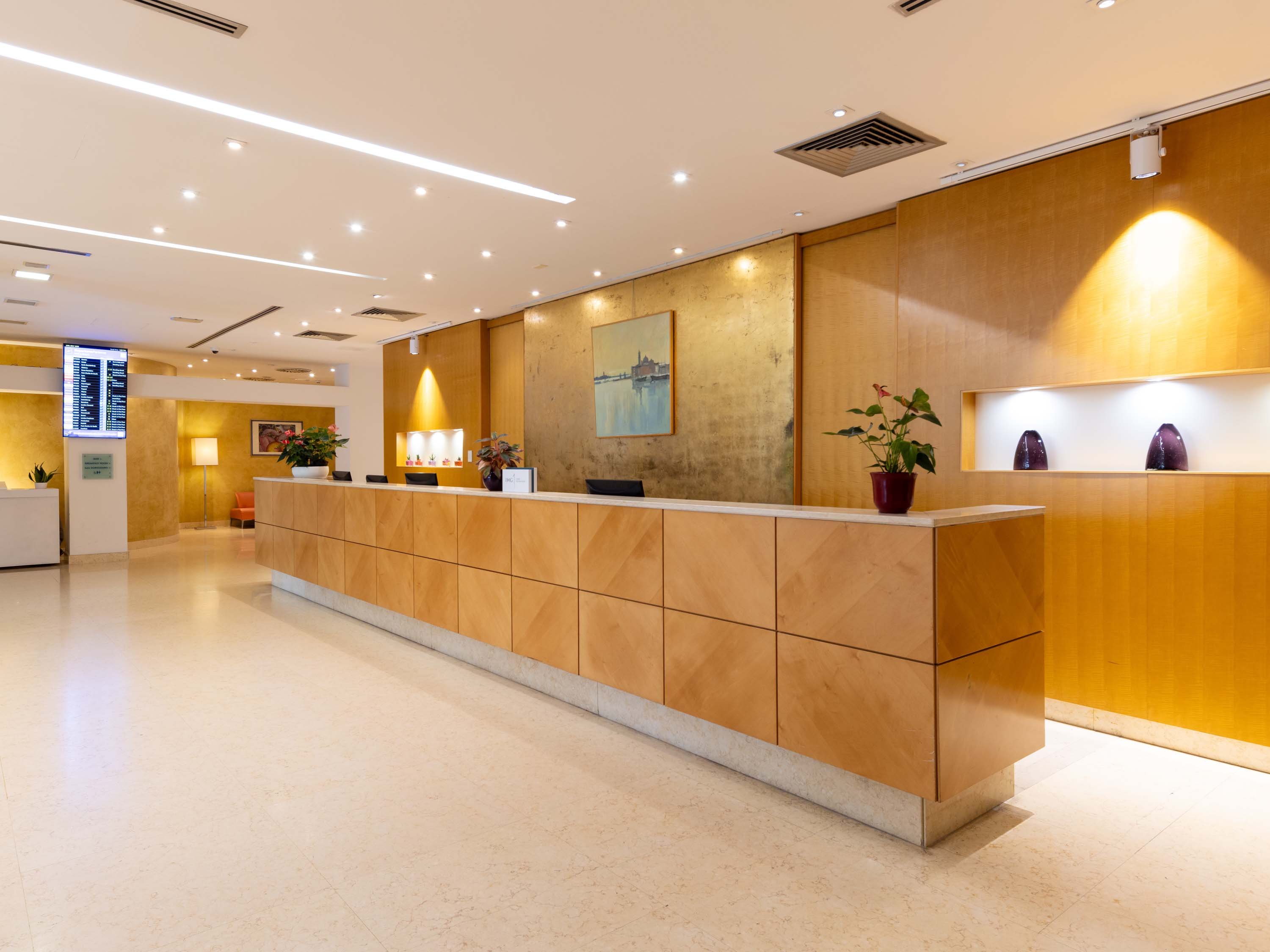 Crowne Plaza Venice East 12/67
