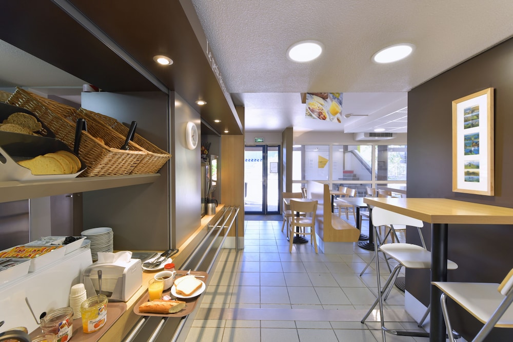 B&B Hotel Clermont Ferrand Le Brezet Aeroport 22/28