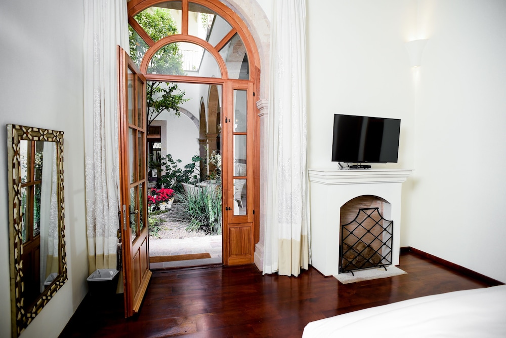 Hotel Casa Blanca 7 49/68