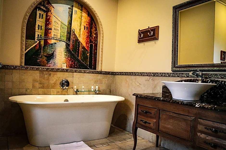 THREE RIVERS LODGE & VILLA ANNA SOPHIA 47/50