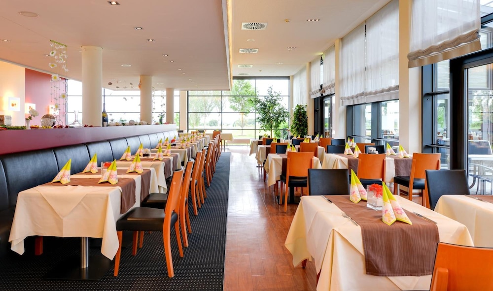NOVINA HOTEL HERZOGENAURACH HERZO-BASE 43/66