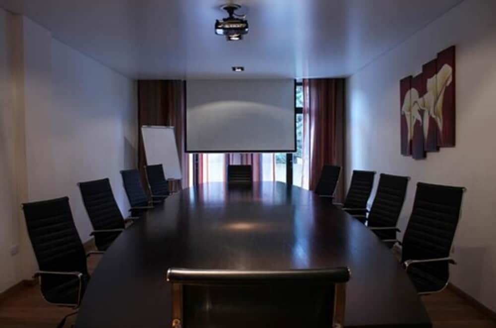 Hotel Plaza Central Ezeiza 56/61