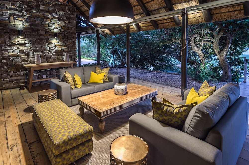 Kariega Game Reserve Main Lodge 27/50