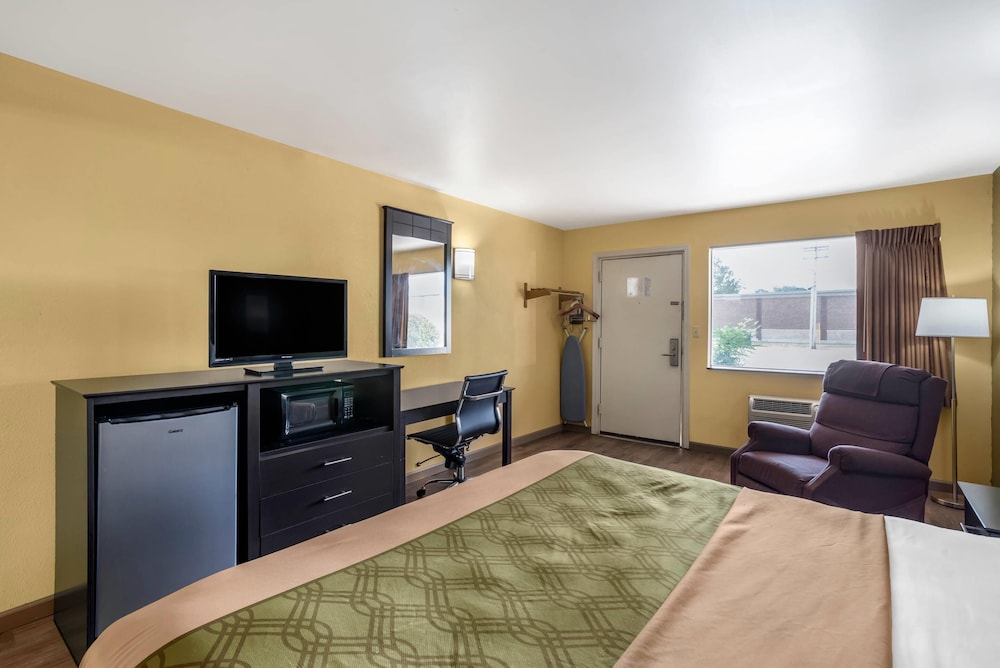 Econo Lodge Easton 46/61