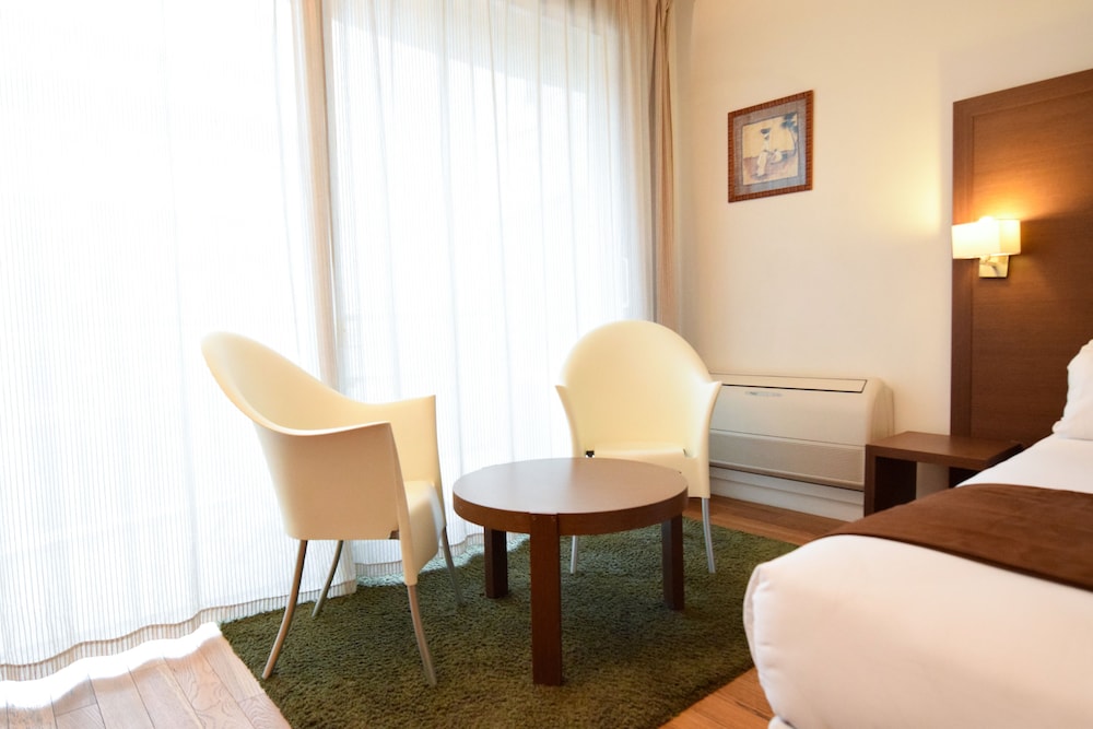 RESIDHOTEL IMPERIAL RENNEQUIN 14/29