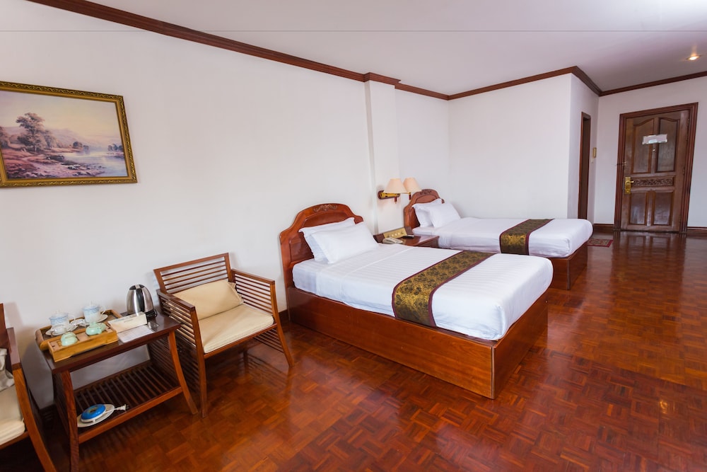 Standard, Twin Beds