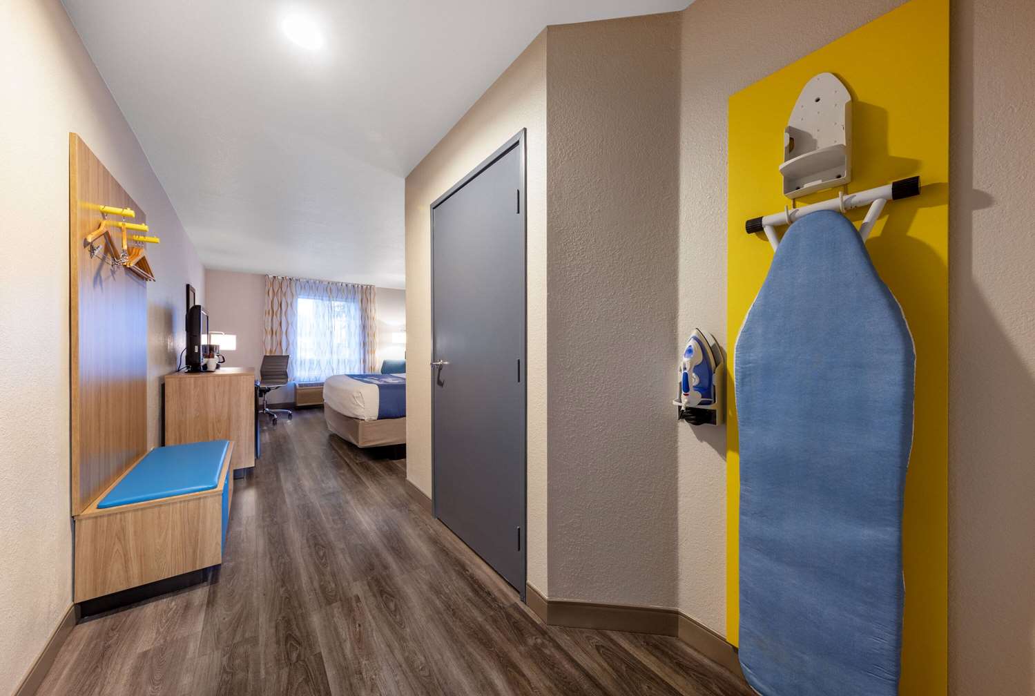 Days Inn by Wyndham Lathrop 21/37