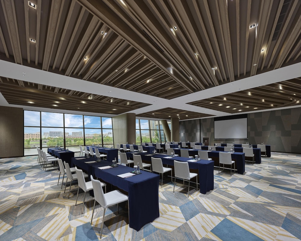 Hyatt Regency Shanghai Songjiang 36/48