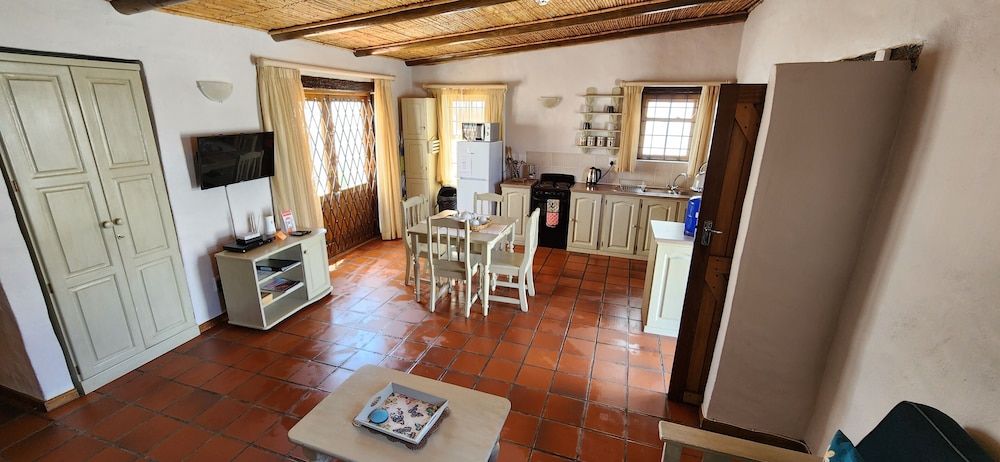 Baywatch Villa Guest House And Self Catering Accommodation 24/50