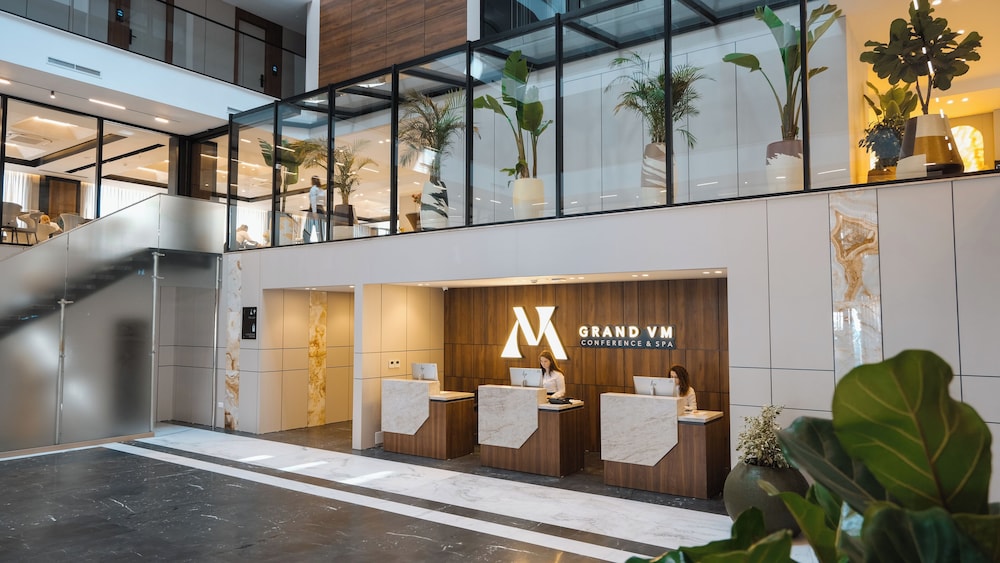 GRAND VM CONFERENCE & SPA 11/50