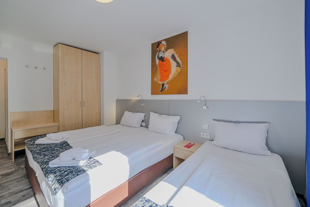 Hotel Munchner Hof 34/70