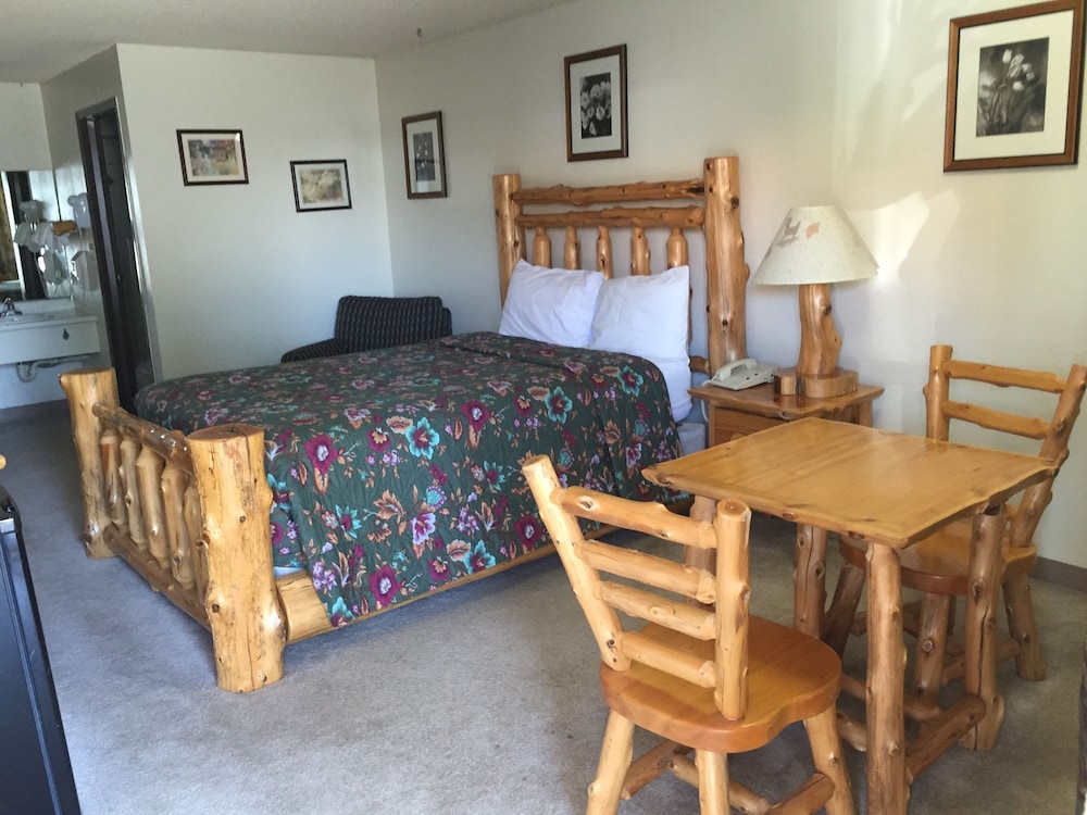Northwoods Motel 26/39