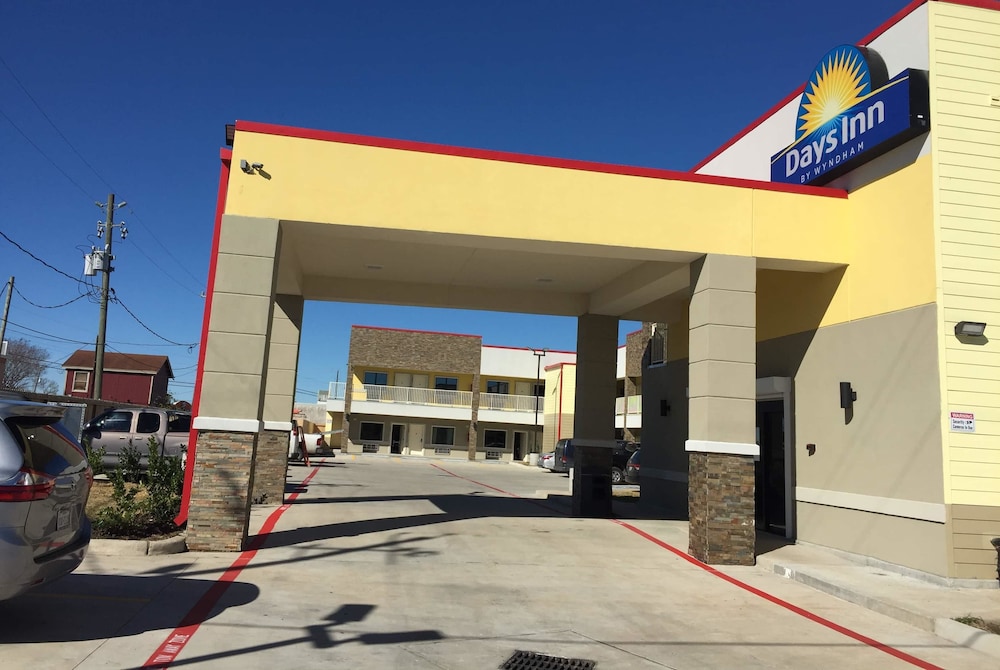 Days Inn By Wyndham Freeport 1/34