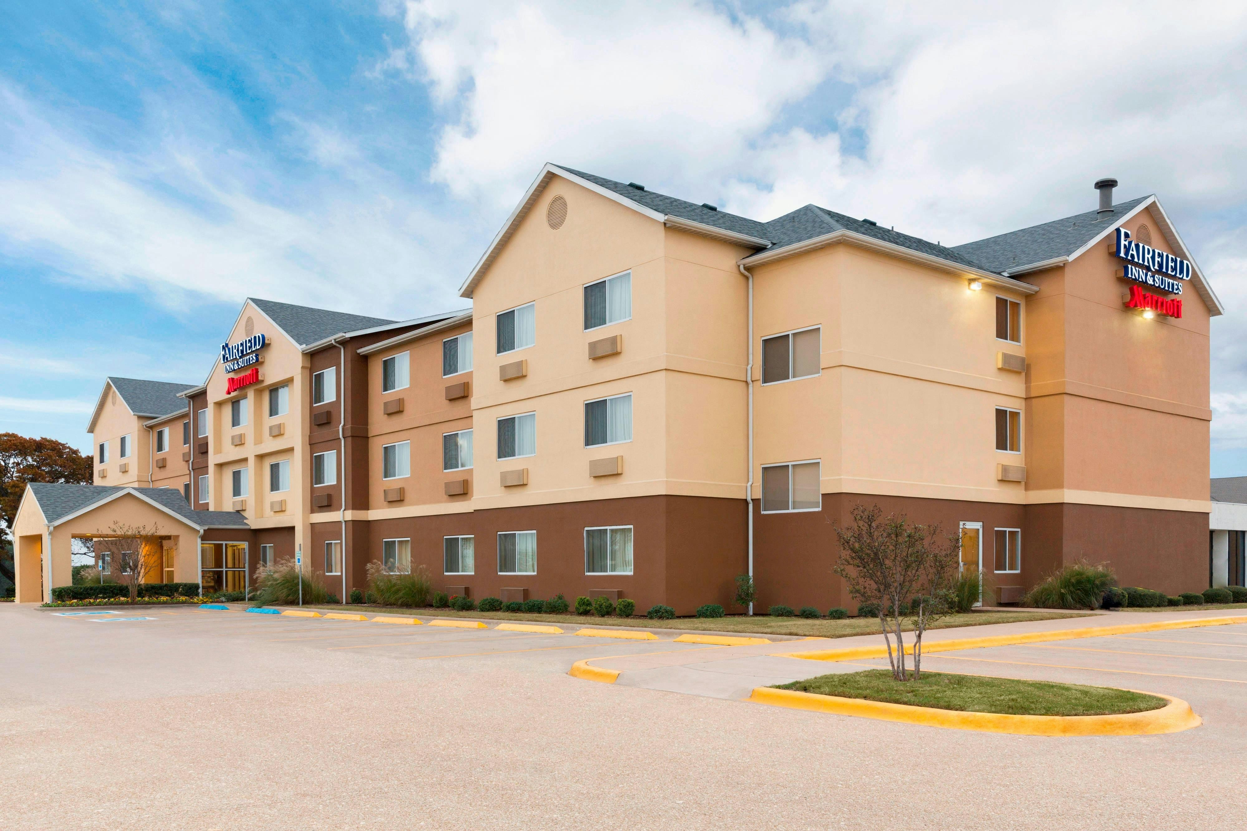 Fairfield Inn Waco South 2/15