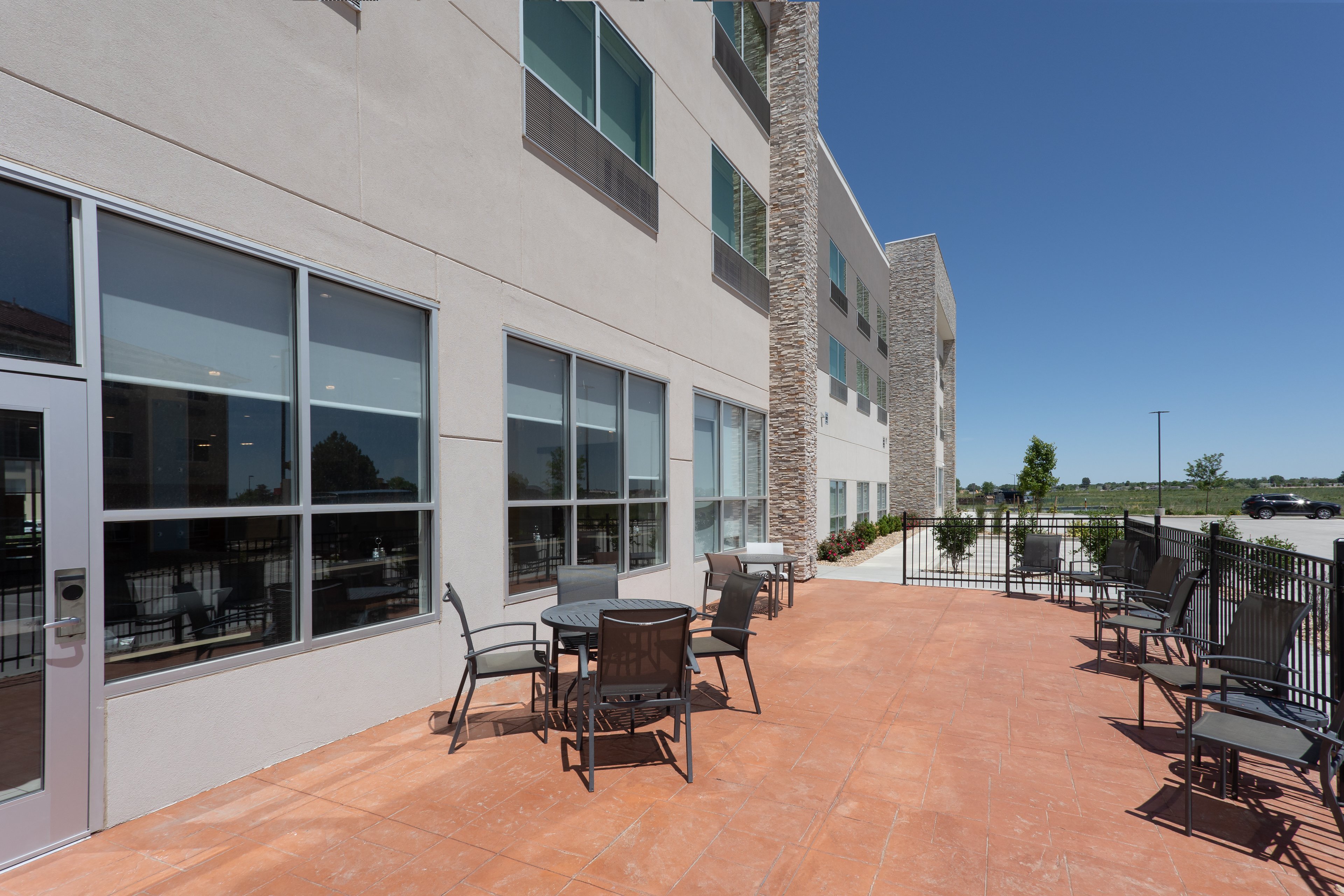 Holiday Inn Express & Suites Firestone - Longmont 43/44