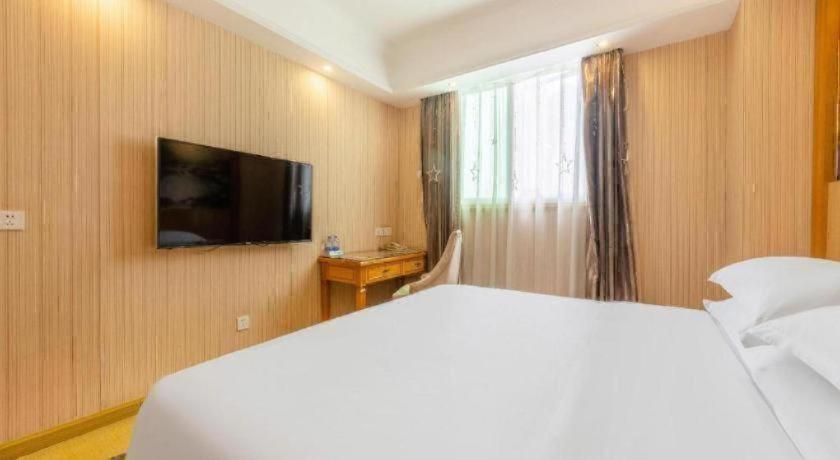 Vienna Hotel (Shenzhen Bantian Vanke Diwuyuan) 17/49