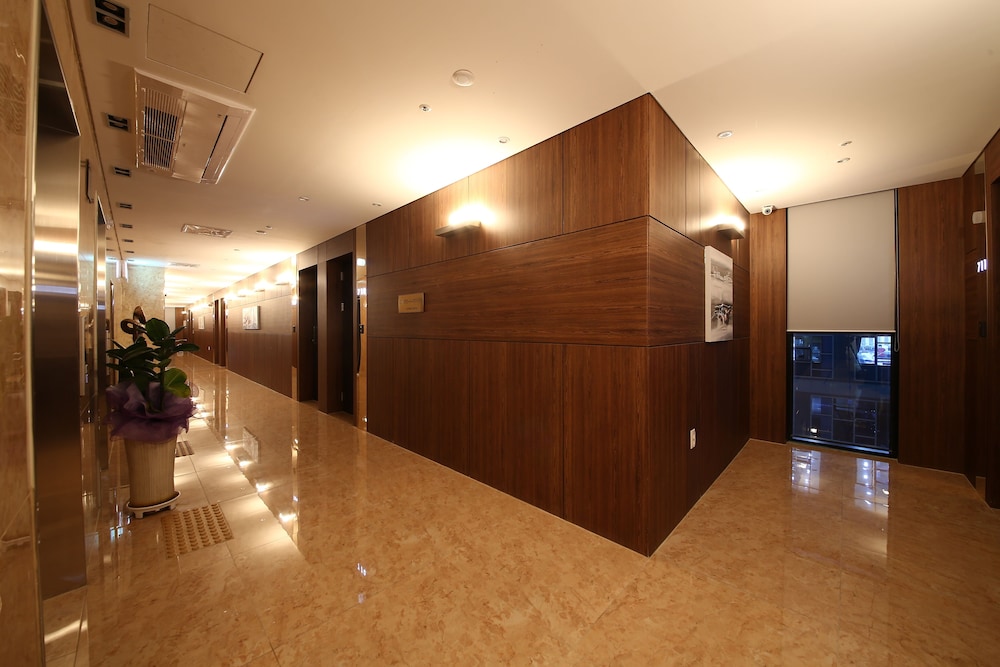 GUWOL HOTEL 6/53