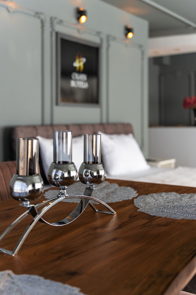 Olsen Hotels 35/48
