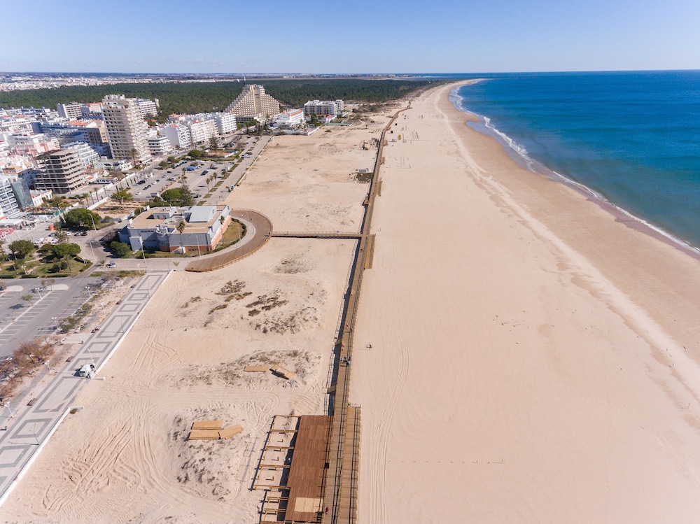 Foz Atlantida Aparthotel in MONTE GORDO