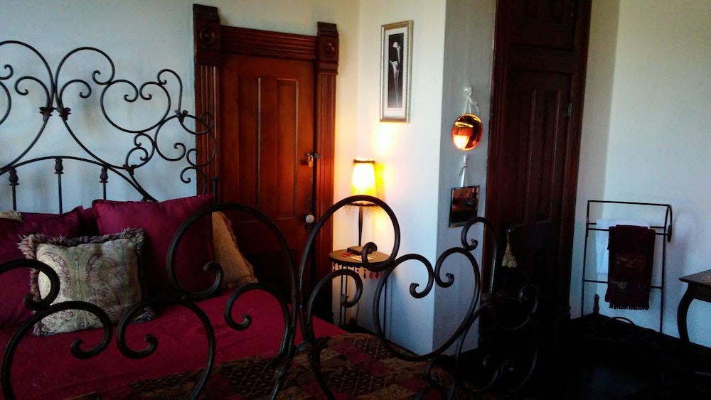 Fig Tree Manor 18/45