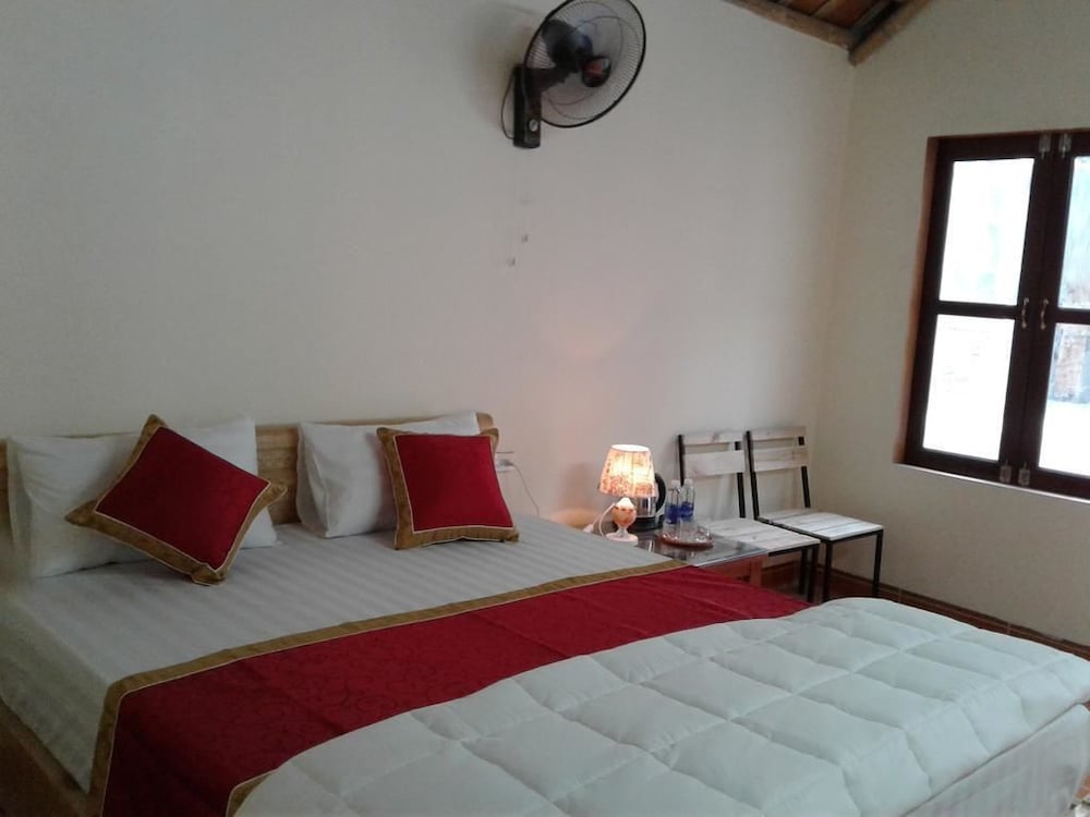 ROOM, SINGLE