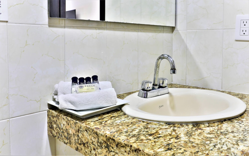 Hotel Colonial Playa del Carmen 48/50