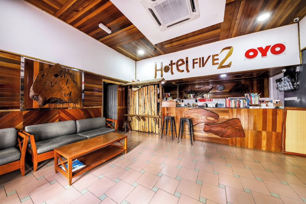 Oyo 210 Hotel Five 2 18/20