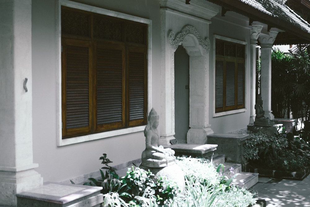 Honeymoon Guesthouse 2/75