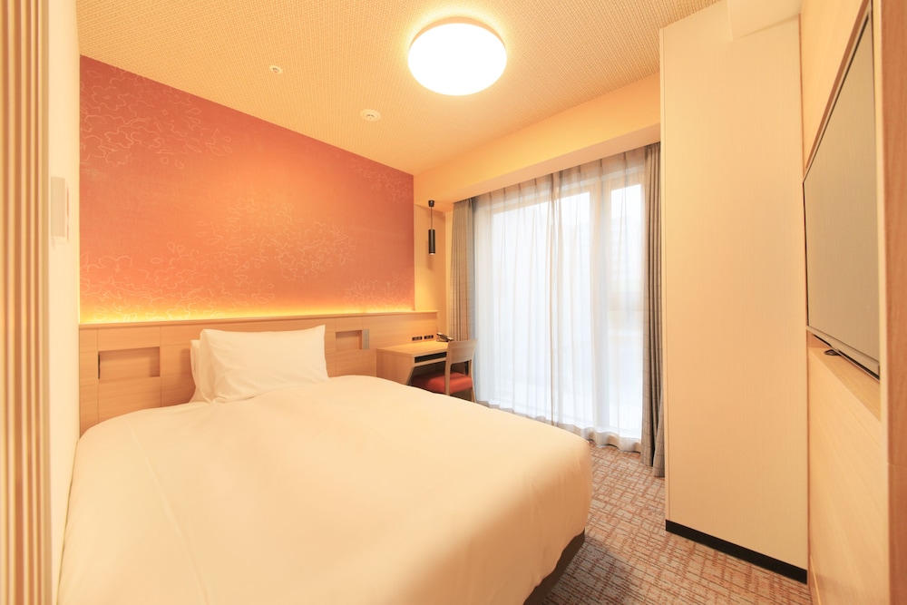 ROOM, SINGLE