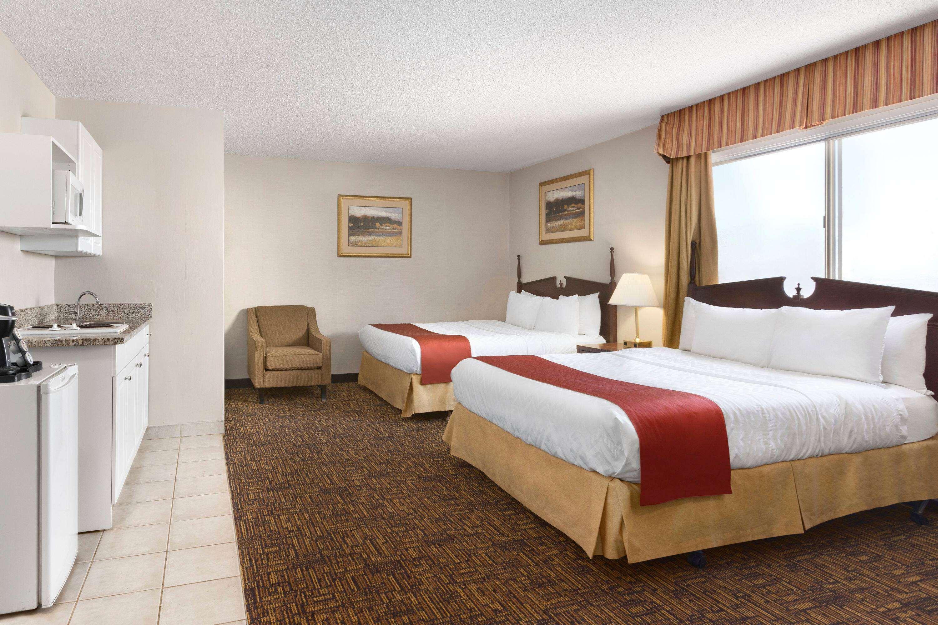 Efficiency, 2 Queen Beds