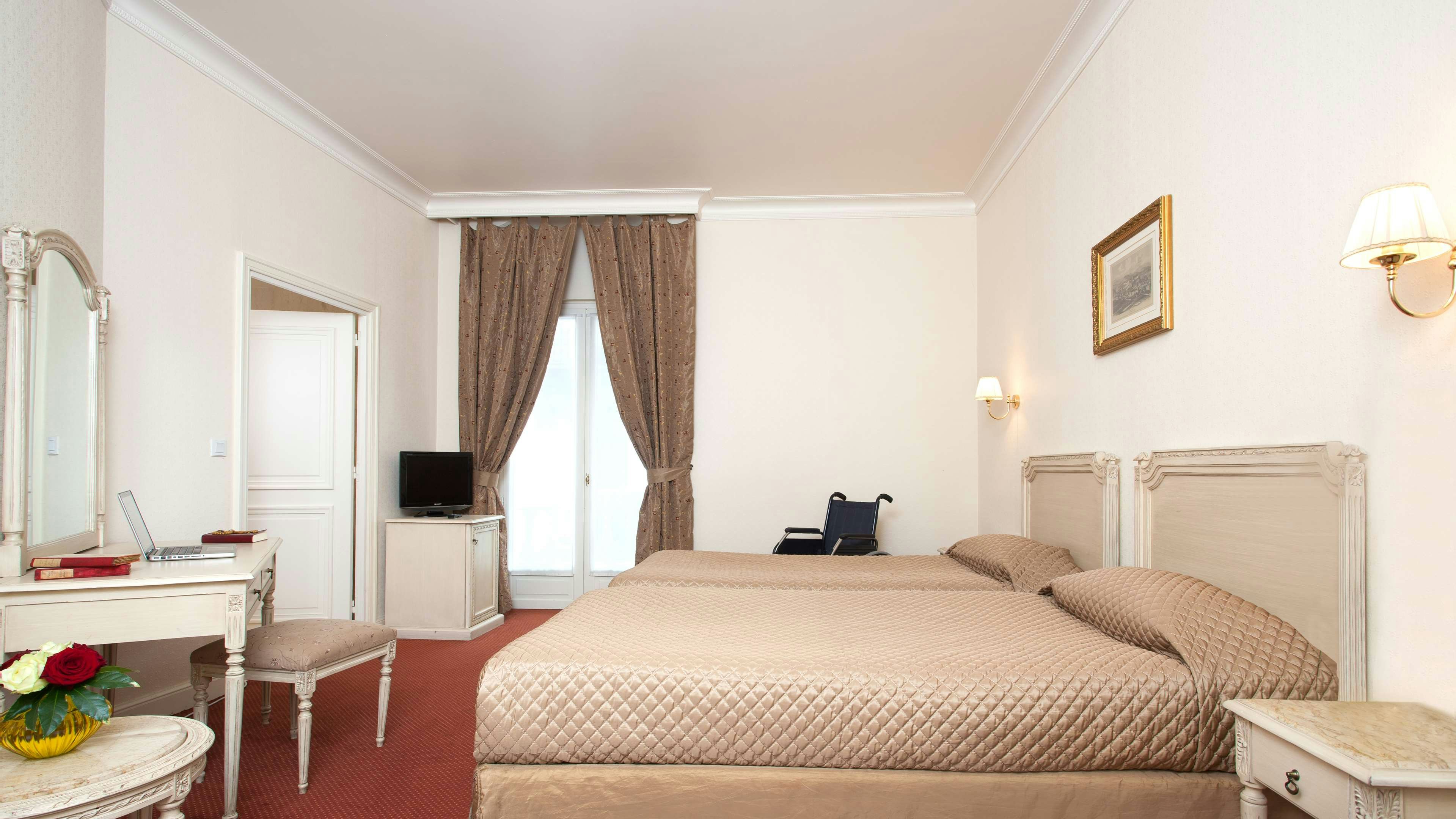 Grand Hotel Moderne 6/26