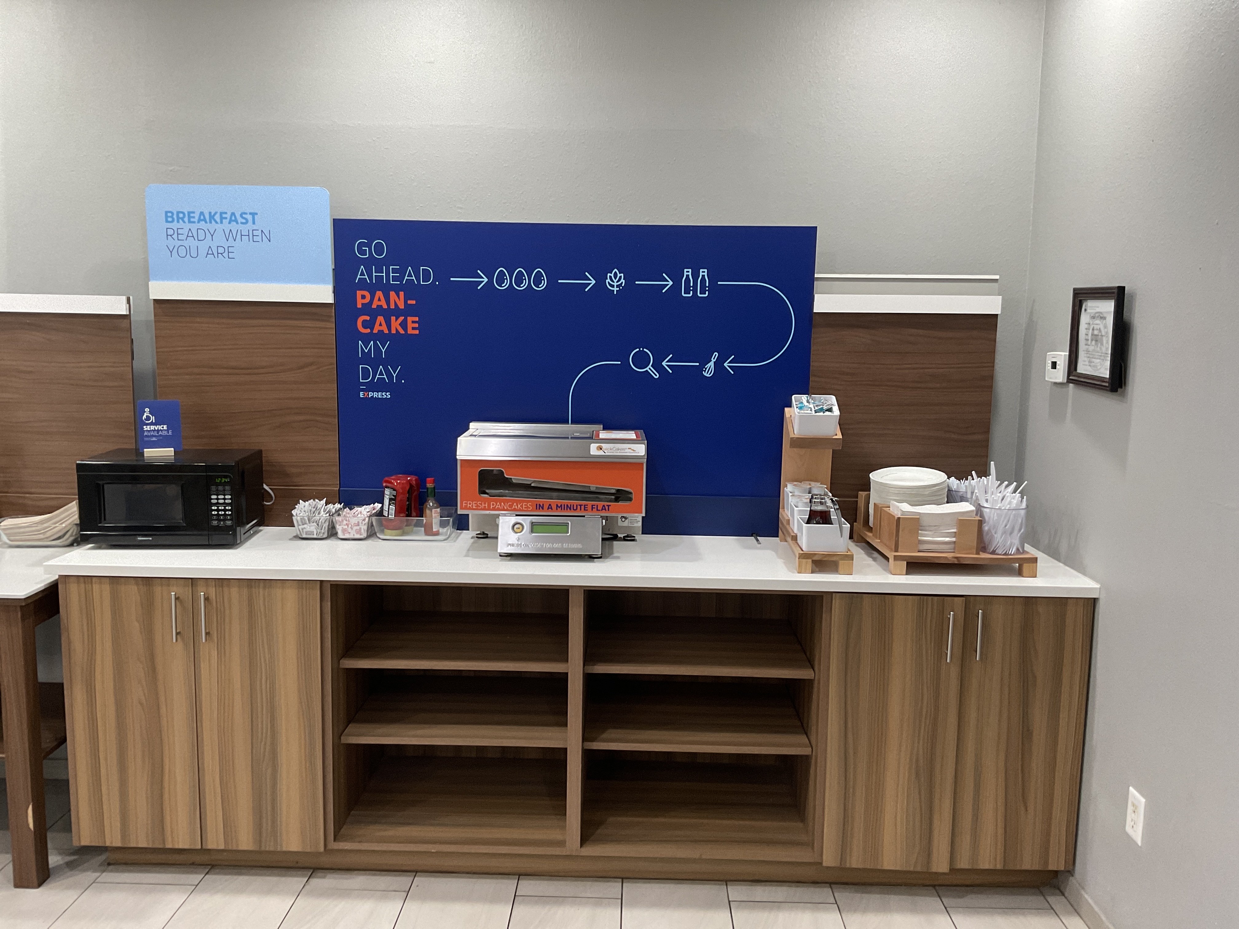 Holiday Inn Express Hotel Suites Grants Milan 6/33
