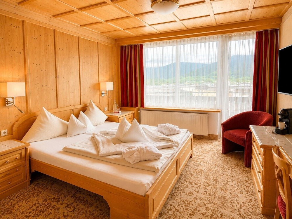 Hotel Latini 25/75