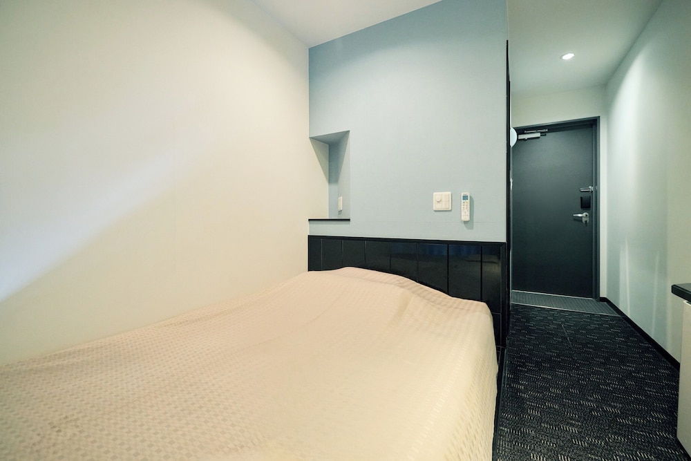 Urbain Hiroshima Executive 13/49