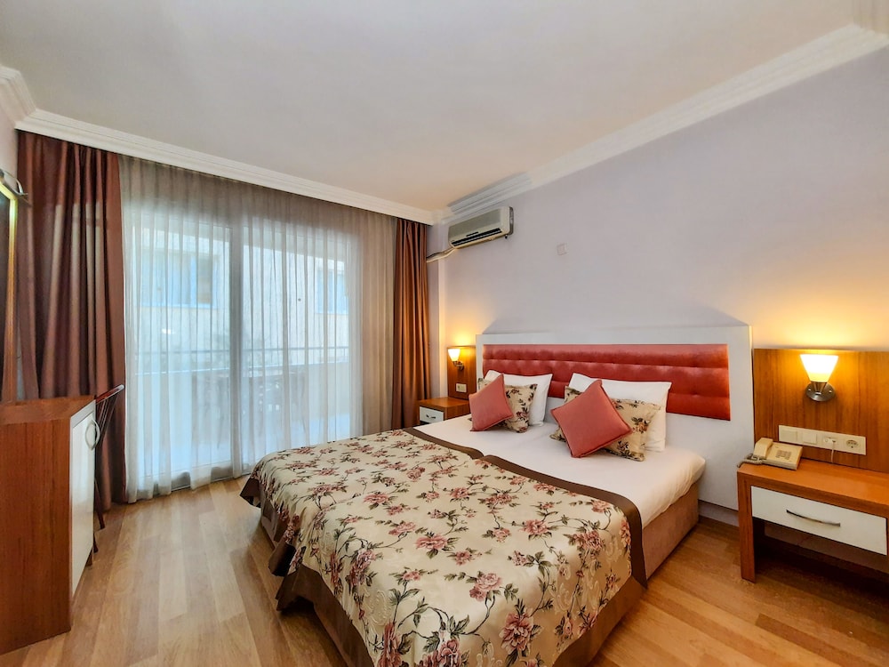 NOVIS HOTEL CLEOPATRA 25/75