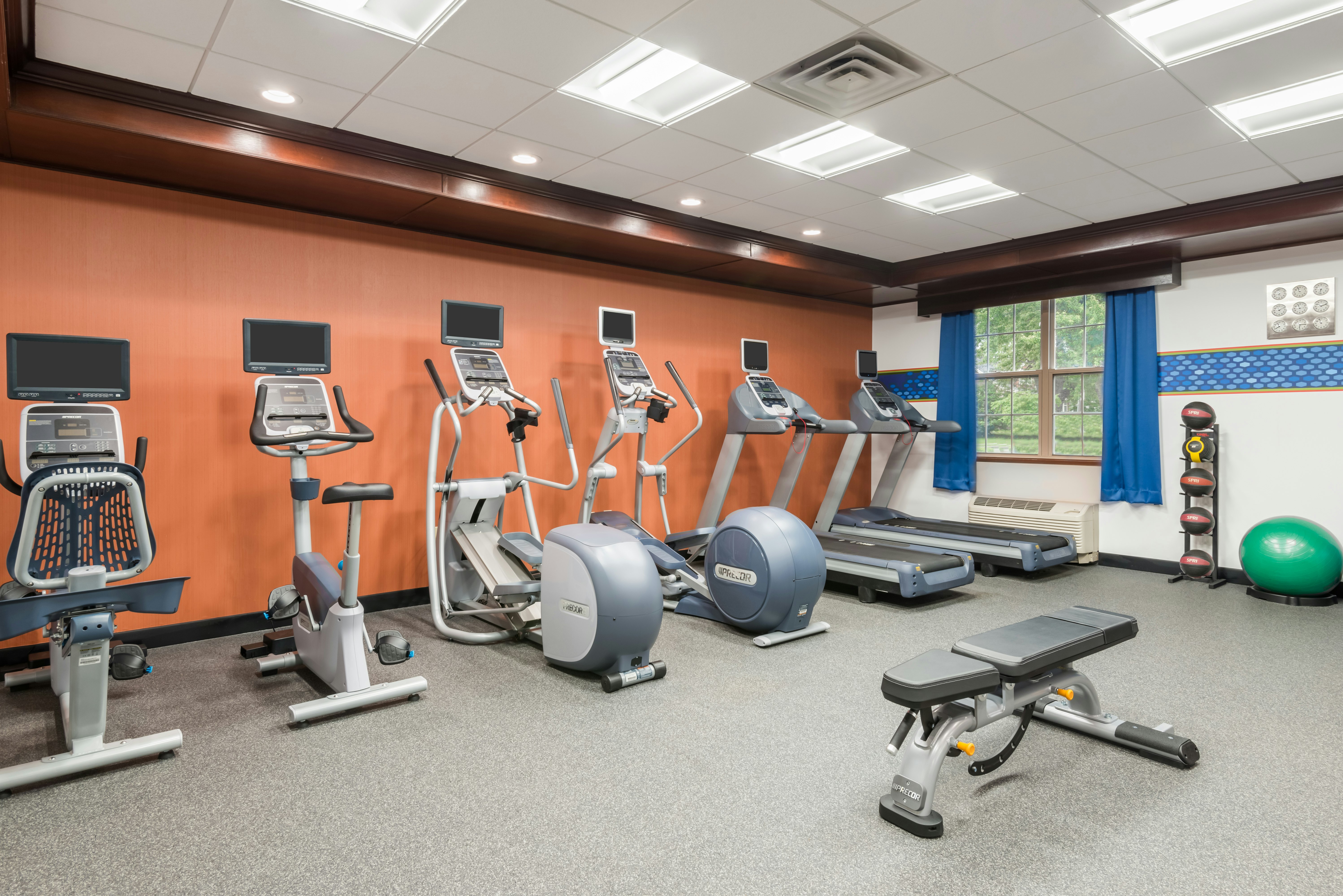 Hampton Inn Buffalo Williamsville 24/45