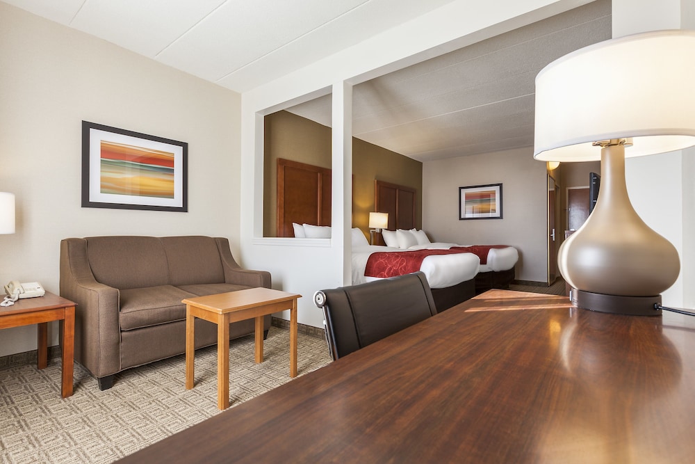 Comfort Suites Richmond, KY 30/43