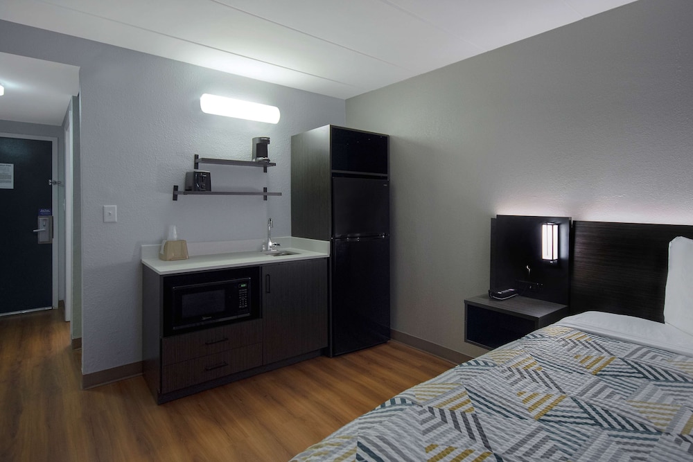 Motel6 Merrillville, IN 34/53
