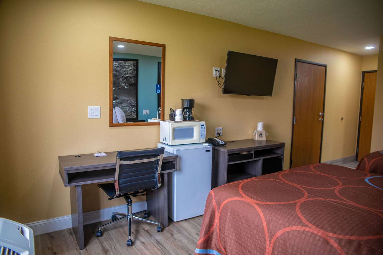 Super 8 By Wyndham Mountain Home 9/13