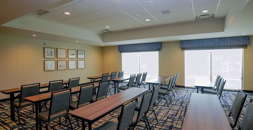 Hampton Inn Colorado Springs I-25 Central 32/35